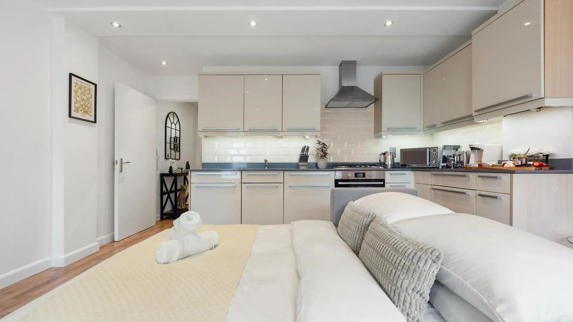 Westferry Road Villa London 0*,
